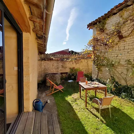 別荘 La Maison De Thomas Saint-Amant-de-Boixe